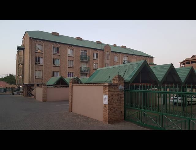 1 BEDROOM APARTMENT FOR SALE IN HILLCREST